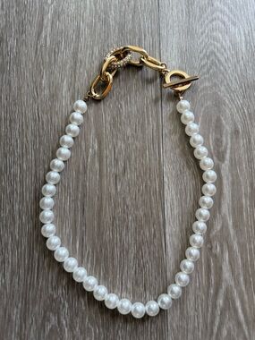 Gold Toggle Faux Pearl Necklace - Classic White